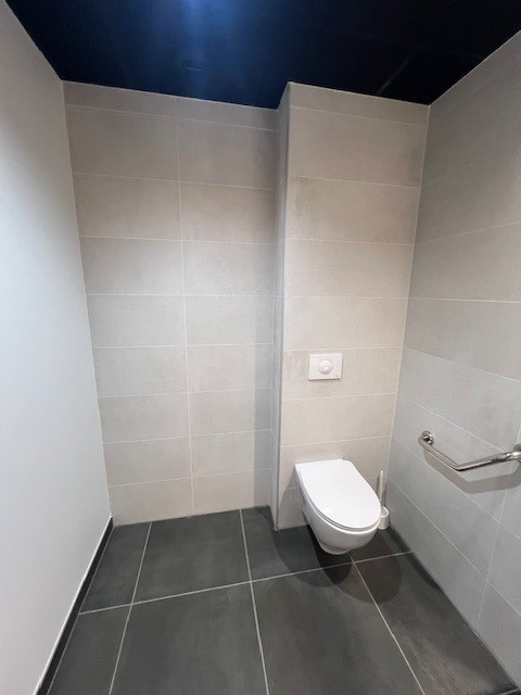 Sanitaires avec finition soignée